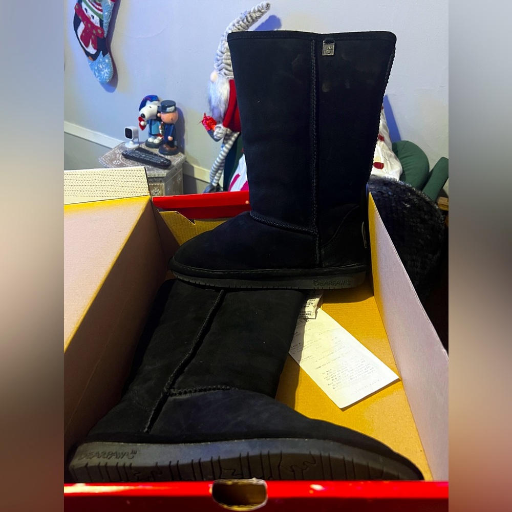 Bearpaw size 9 tall winter boots